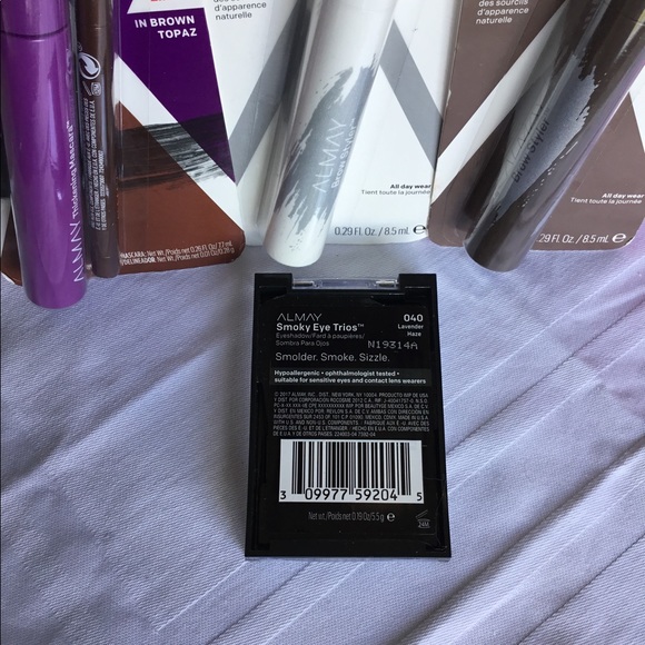 Almay Cosmetic Assorted Eye Makeup Lot - Picture 3 of 3